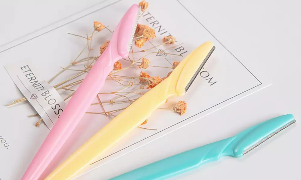 3, 6 o 9 cuchillas de afeitar para cejas - Primary Image