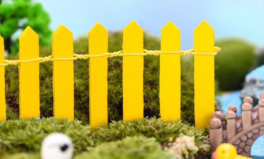 Image 15: One or Two Mini Fences