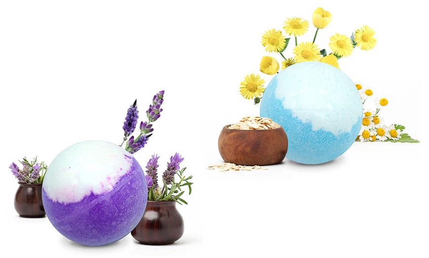 Image 2: Six Scented Bath Bombs