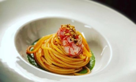 Menu da 3 o 4 portate e con crudi e bottiglia di vino per 2 persone al Rimò Restaurant (sconto fino a 60%)