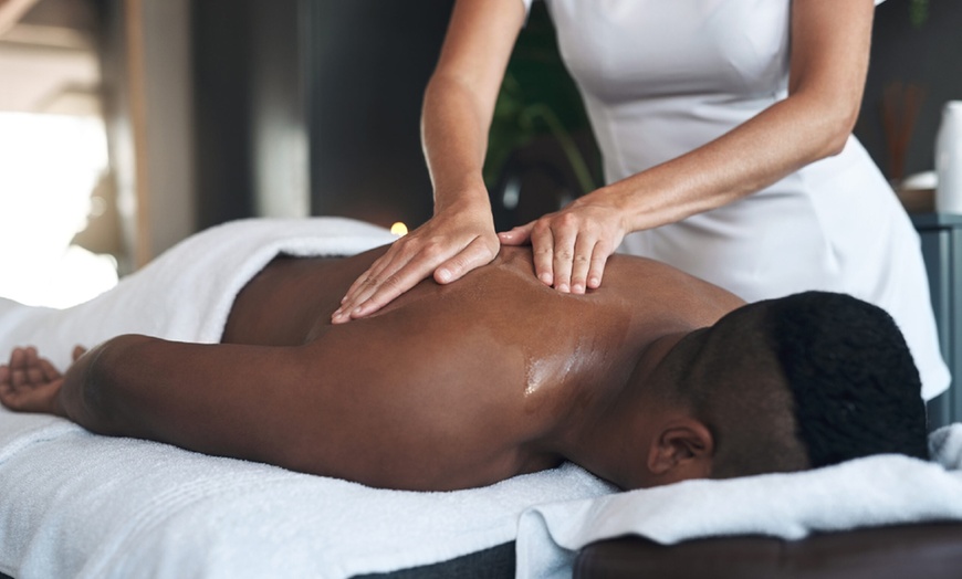 Image 3: Relax & Unwind with 30,60,90 or 120-Minute Therapeutic Massage