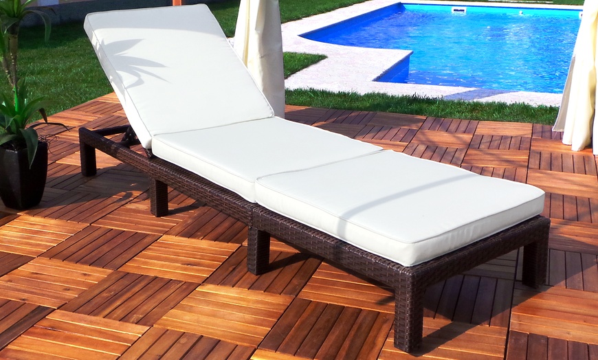 Image 10: Rattan-Effect Garden Lounger