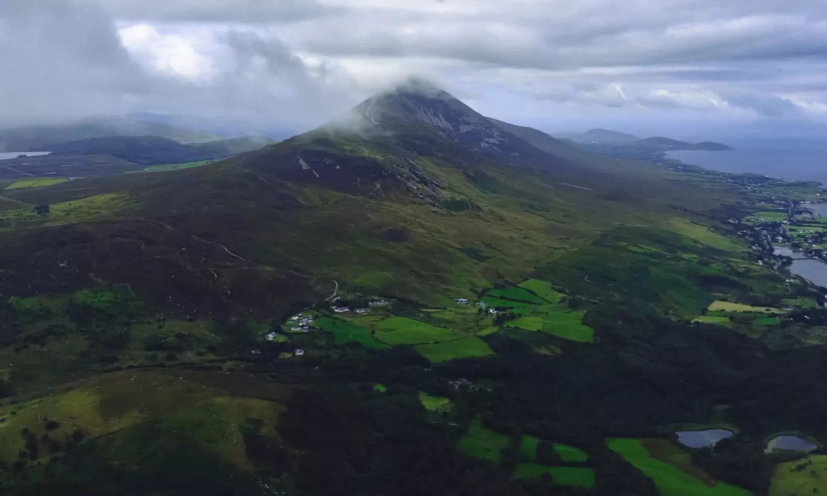 Explore Ireland’s Beauty from the Skies: Helicopter Buzz Flight