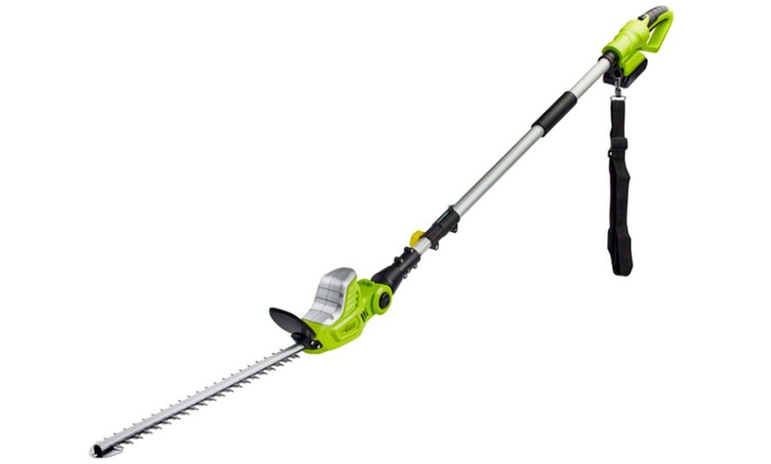 Image 8: Garden Gear Telescopic or Extendable Hedge Trimmers