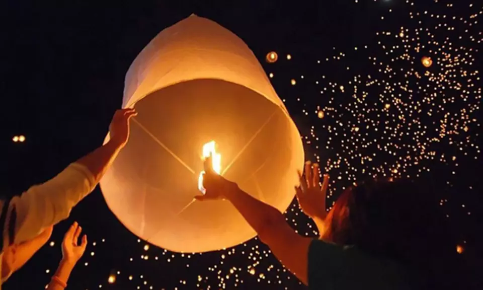 Sky Lanterns (20-Pack) - Second Medium