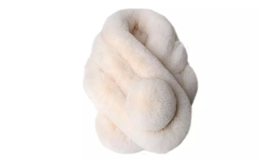 Image 6: Women's Soft Fluffy Faux-Fur Warm Scarf