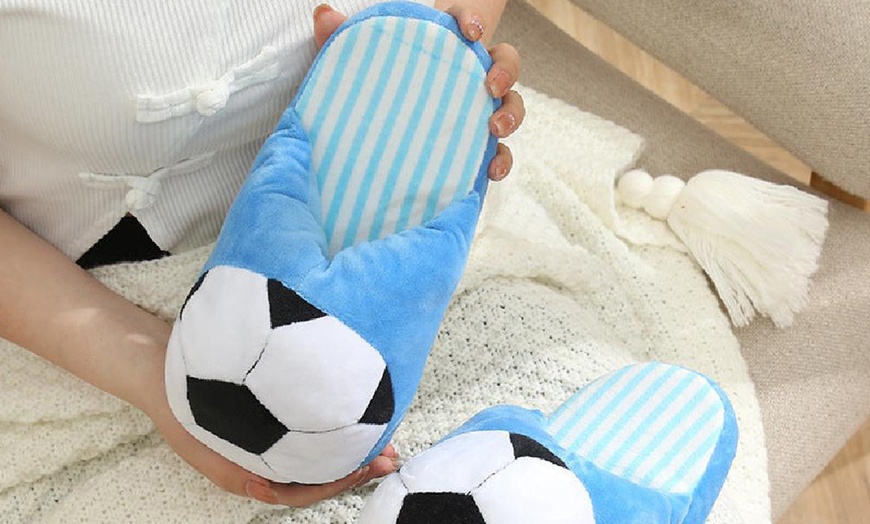 Image 7: Football Style Indoor Slippers