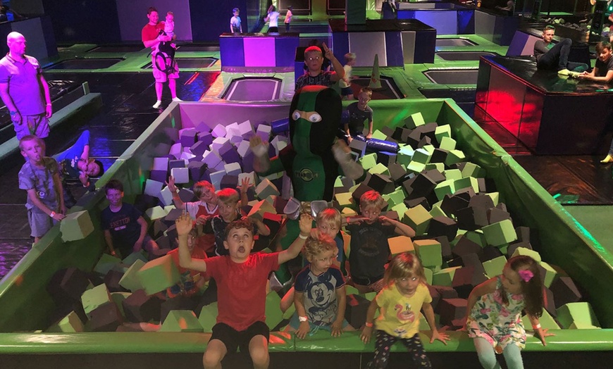 Image 2: Trampoline Kids Party