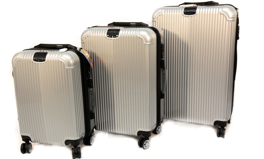 Image 54: Discovery Three-Piece Luggage