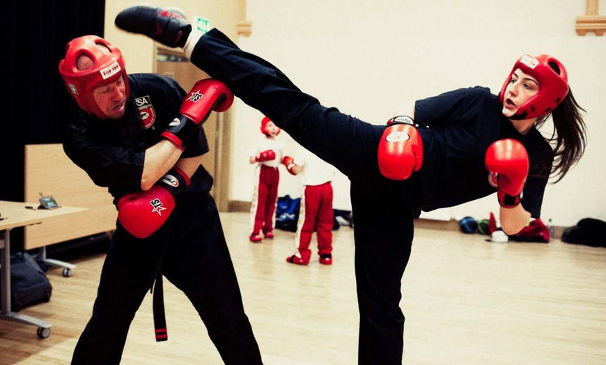 Image 3: Five Kickboxing Classes