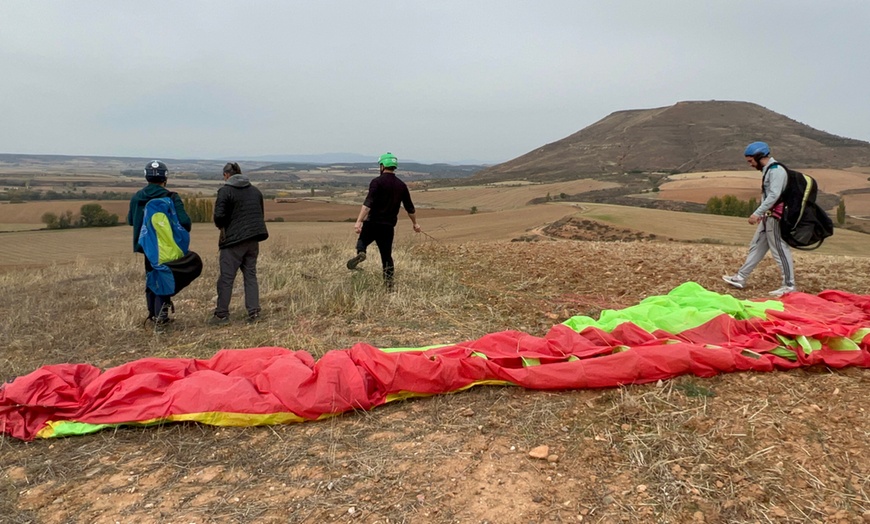 Image 6: Curso para volar en parapente para una persona en Íkaro Parapente