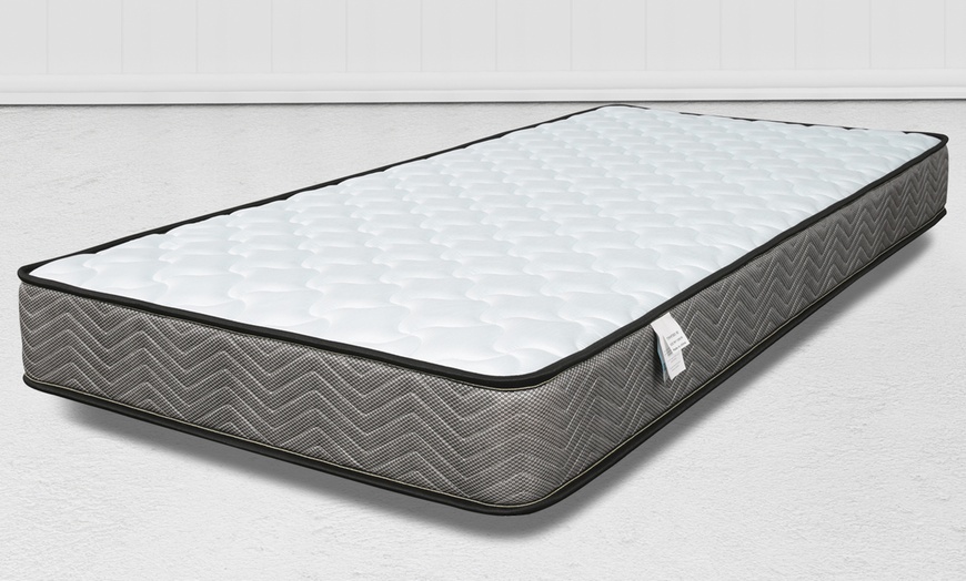 Image 5: Gude Night 7 inch Deep Memory Foam Quilted SprIng Mattress 