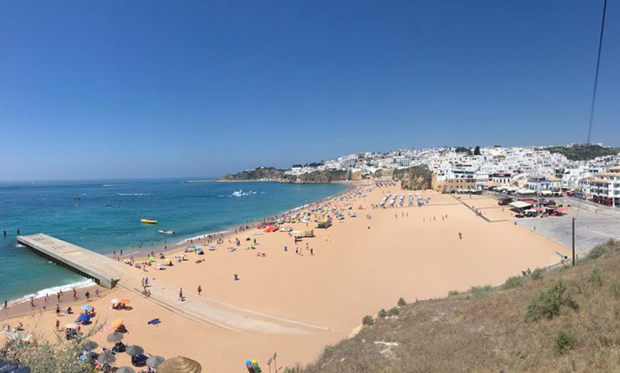 Image 4: ✈Albufeira: 4 nuitées 4*, demi-pension et vols A/R au départ de France