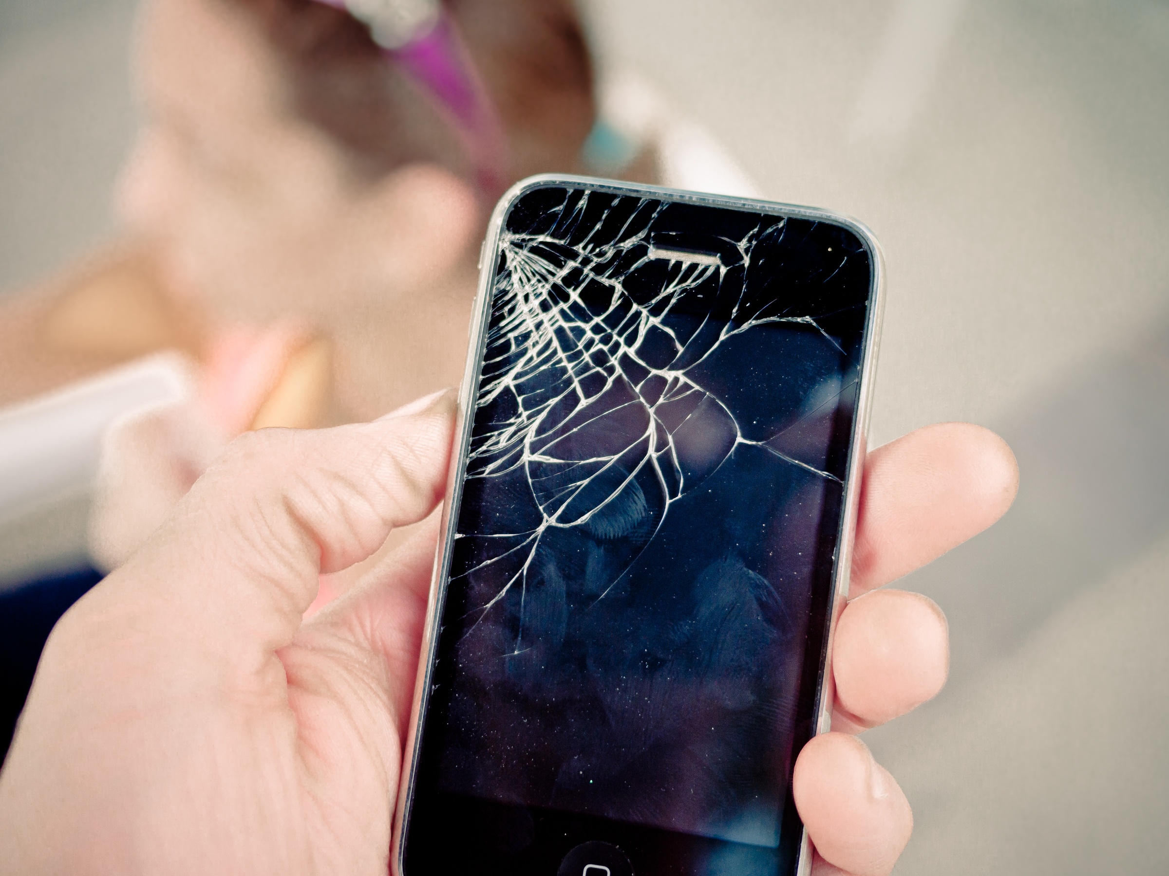 Efficient iPhone Battery Replacement or Screen Repair