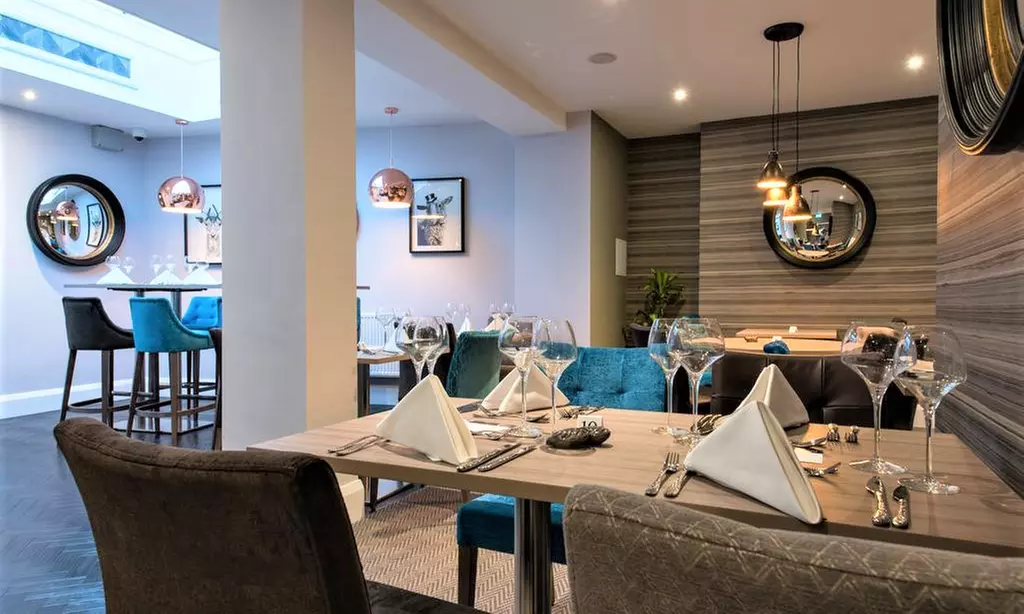 Llandudno Getaway: Seaside Boutique Stay with Sea Views