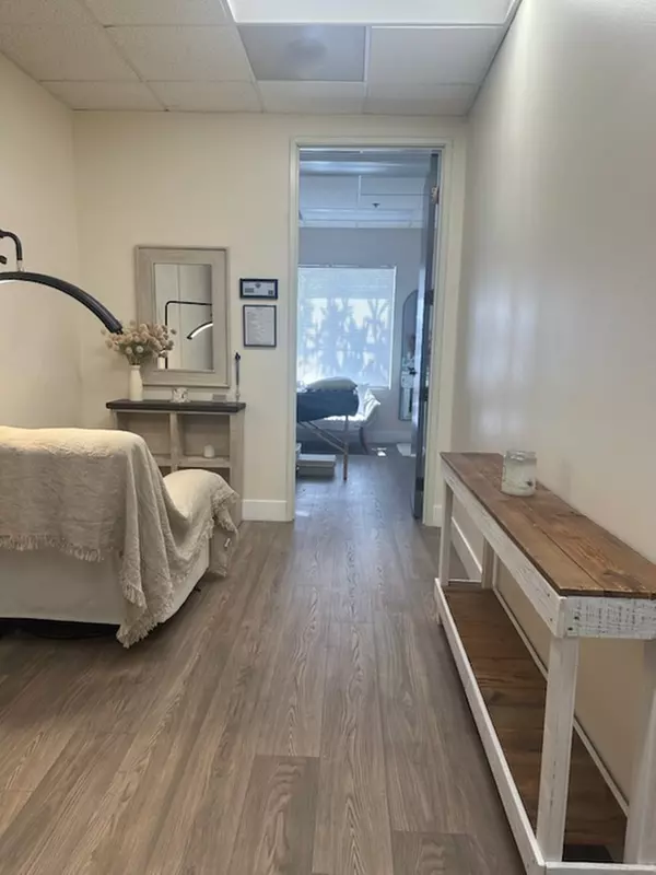Smooth Skin with One Brow, Underarm, or One or Two Brazilian Sugaring