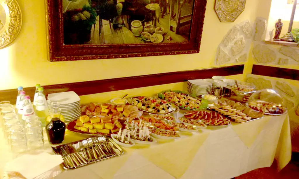 Todi, Perugia: soggiorno in camera Superior con colazione e cena