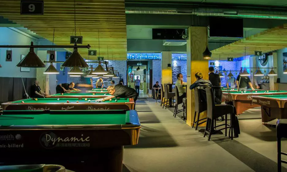 Gra w bilard + strefa rozrywki