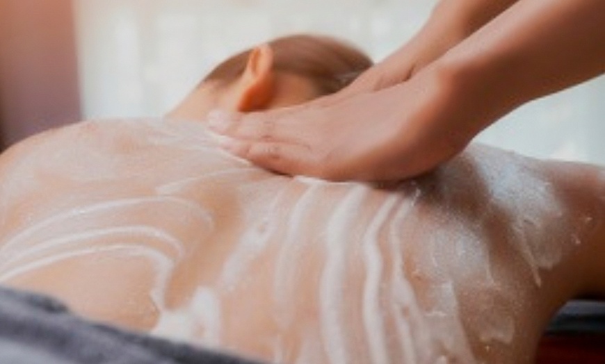 Image 6: 30-Minute Body Scrub w/ Optional Signature or Deluxe Hydrating Facial