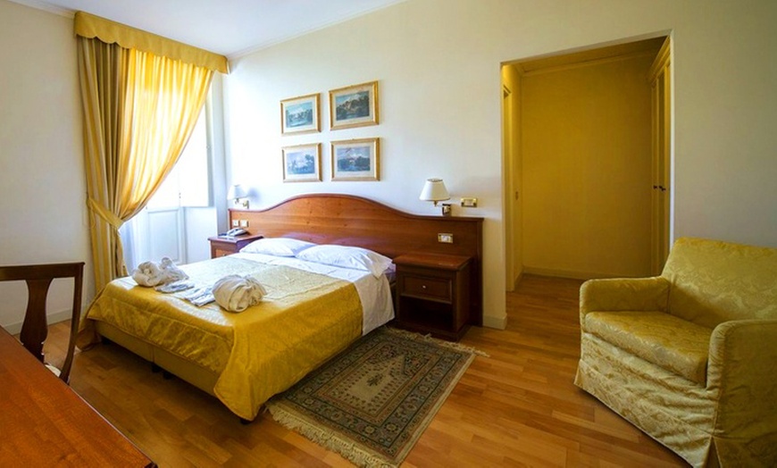 Image 9: Acqui Terme : Chambre Exécutive 4* avec pdj ou demi pension et spa