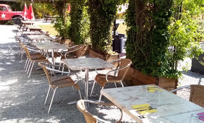 Image 16: Creuse : séjour de 1 ou 2 nuits en caravane avec PDJ et accès piscine