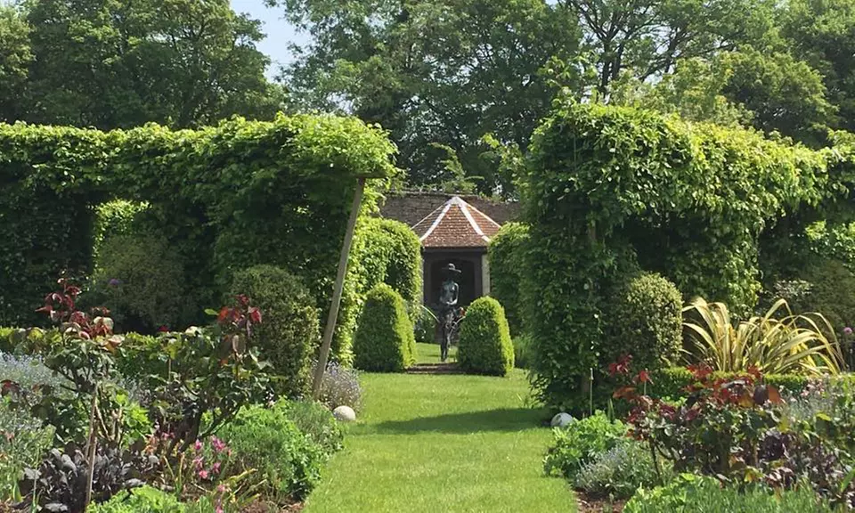 Up to 27% Off Botanical Garden at Stoberry House And Gardens