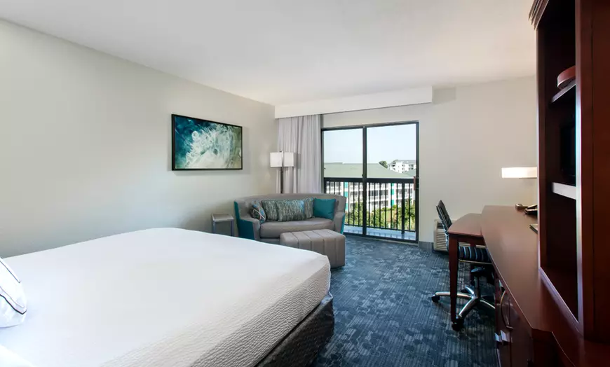 Guest Room, King