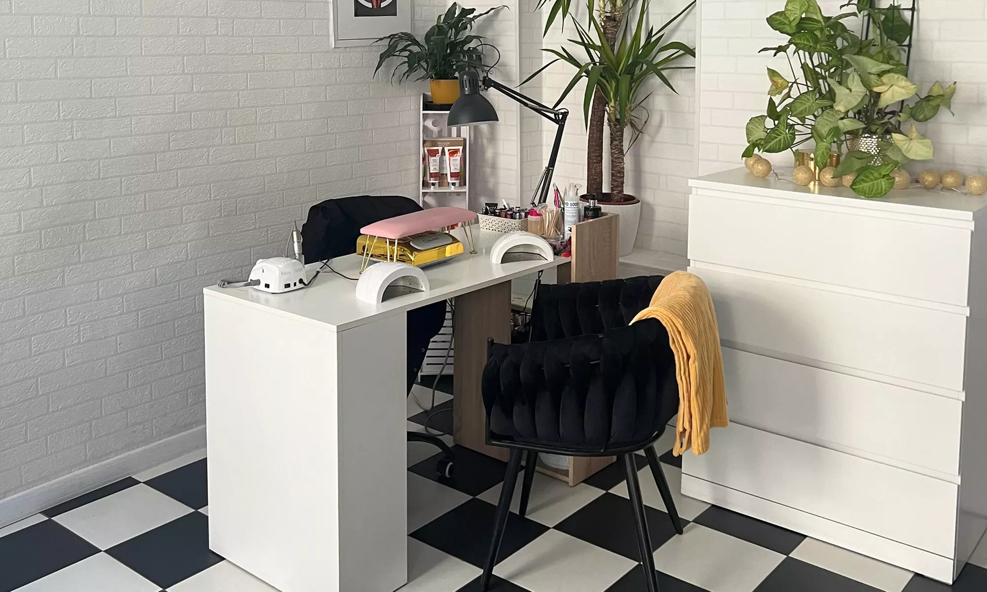 Do 50% zniżki na Zabieg na twarz w Keratin and Beauty Studio-NOWE - Second Medium