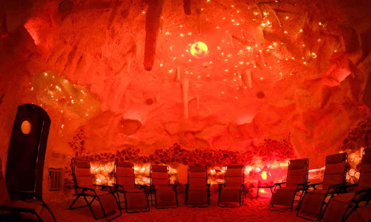 45 Min. Salzgrotte inkl. Solevernebelung für bis zu 4 Personen in der Rheidter Salzgrotte (bis 40% sparen) - Primary Image