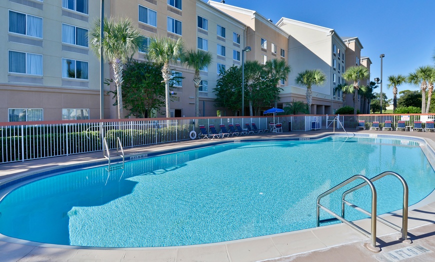 Comfort Inn & Suites Convention Center: Orlando Hotel with Swimming ...