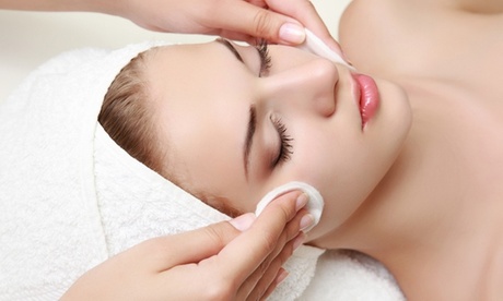 Soin du visage nettoyant de 45 min ou hydratant d'1h dès 17,43 € chez Anna Lopez Esthétique