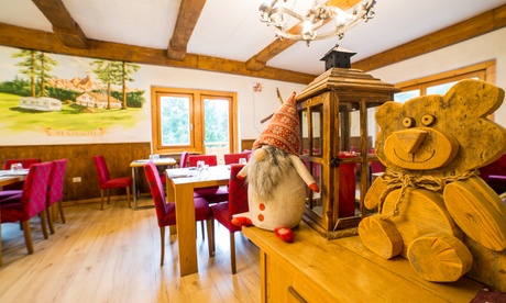 Menu con 1 kg di stinco con antipasto, dolce e birra al ristorante Bear Stube (sconto fino a 44%)