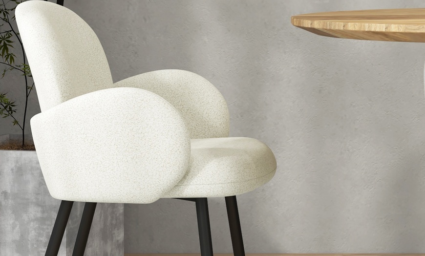 Image 38: Lot de 2 fauteuils de table "Alicia" en tissu Cozy de Doosense 