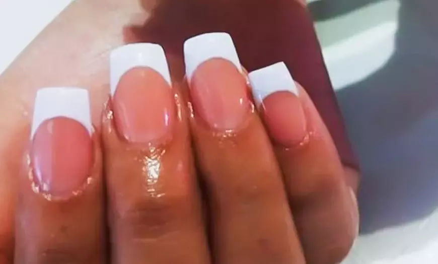 Image 1: Hasta 60% de dto. en Spa/Salón de uñas - Manicura en Estetik