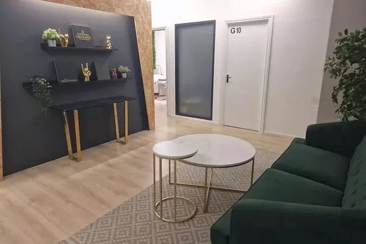 Up to 60% Off on Facial at Le Luxe London Beauty Clinic