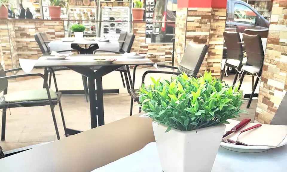 ¡Descubre el sabor del Mediterráneo! ¡Menú a elegir para 2!