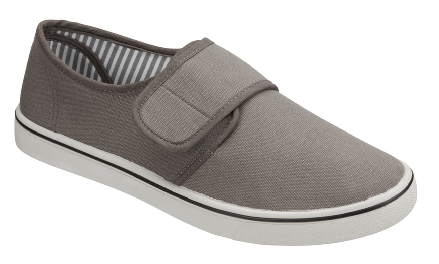 Image 6: Men's Canvas Plimsolls