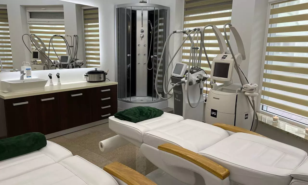 Wybrany 60-minutowy masaż w Aurora Clinic&Spa