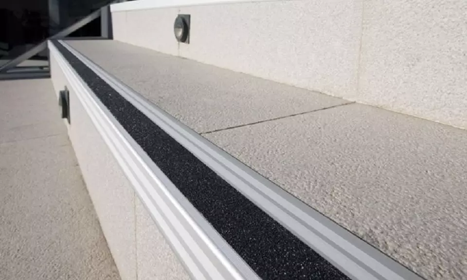 Nastro antiscivolo per superfici calpestabili, spedizione gratuita - Image 4