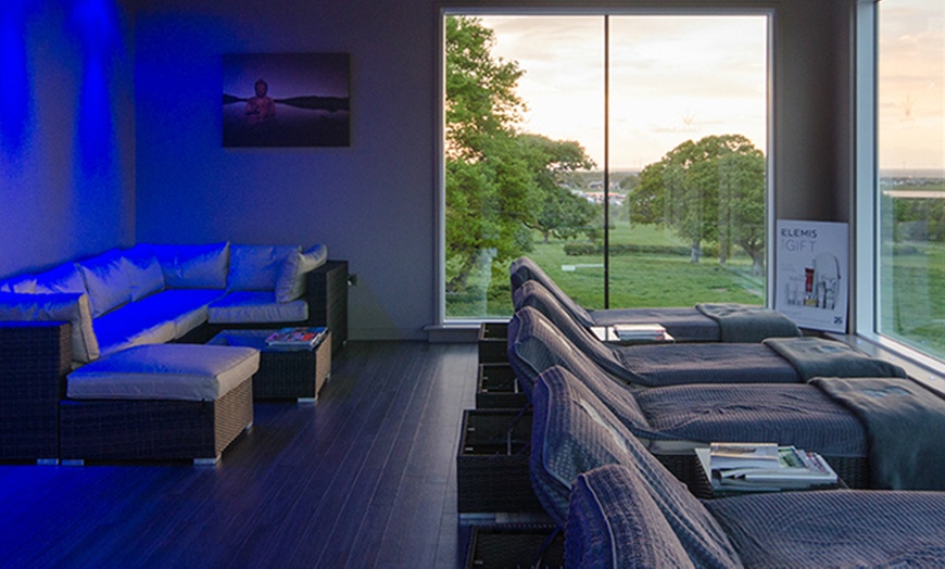 Image 30: North Wales: 1 Night Getaway for 2 Breakfast & Dinner & Spa Access