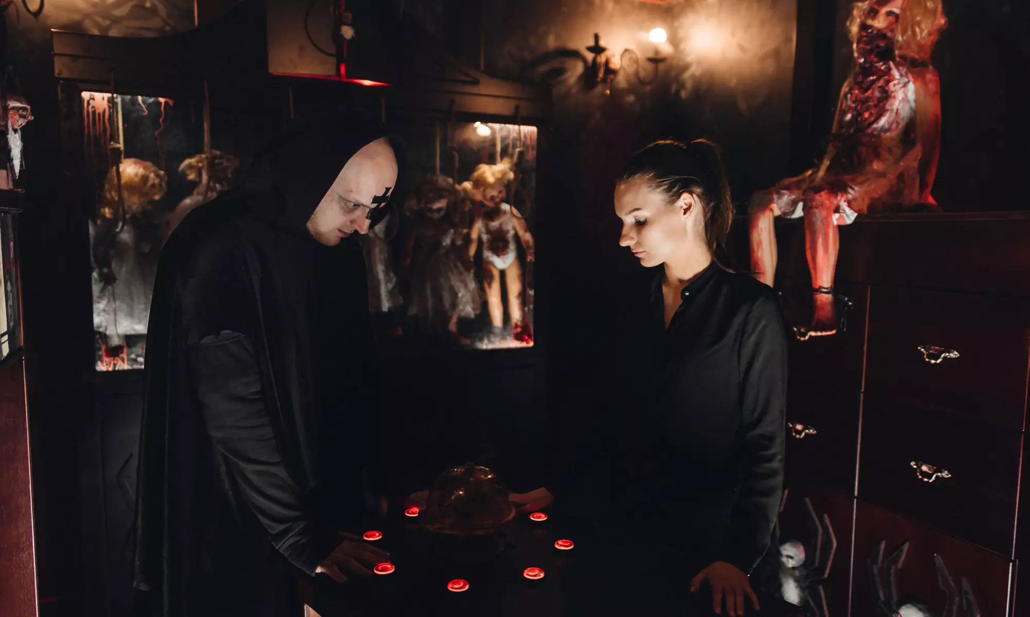 60 Min. Escape-Room-Spiel: „Haunted Hotel Teil 1: Die Geschichte der Runa Miles“ für 2-6 Pers. (bis 41% sparen)