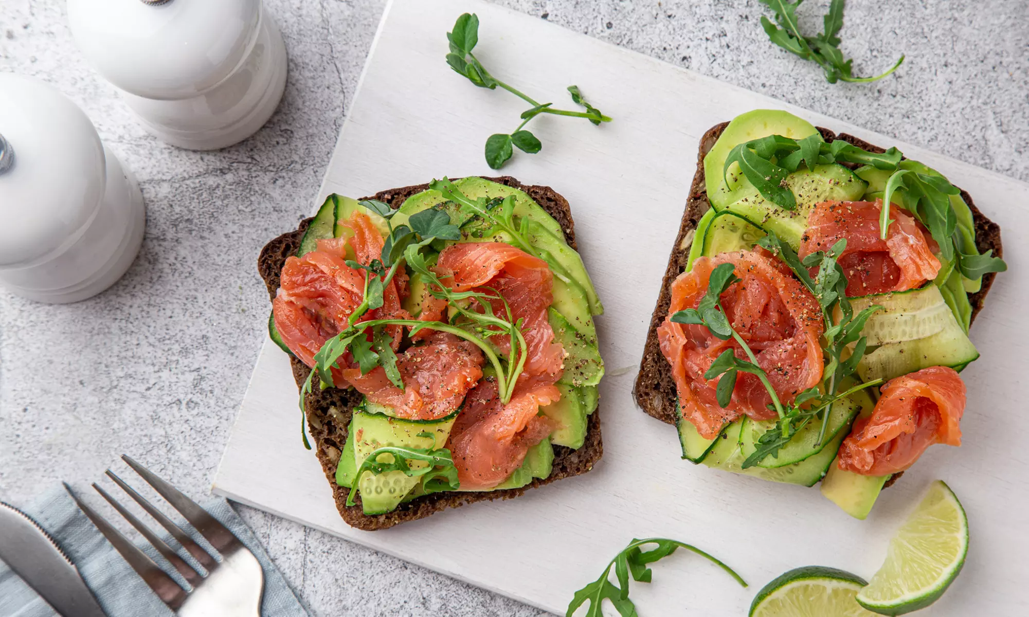 Frisch geröstetes Sauerteigbrot mit köstlichen Toppings nach Wahl für 2 oder 4 Personen (bis zu 50% sparen) - Primary Image