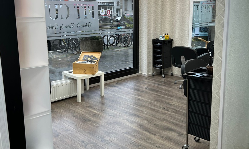 Image 4: Friseurleistungen für Damen