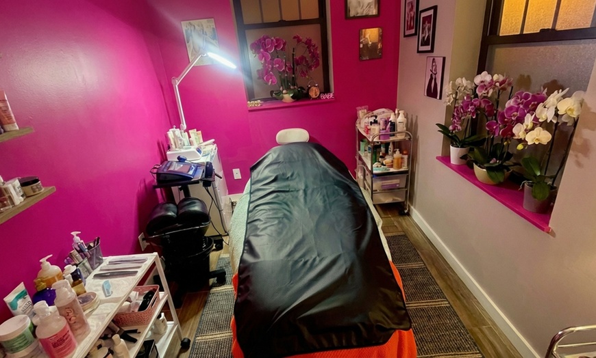 Image 2: Revitalize with 30 Minute Pulsed Micro-Energy Frequency Therapy