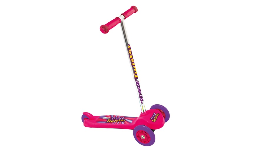 Image 4: Ozbozz Pink or Blue Trail Twist Scooter