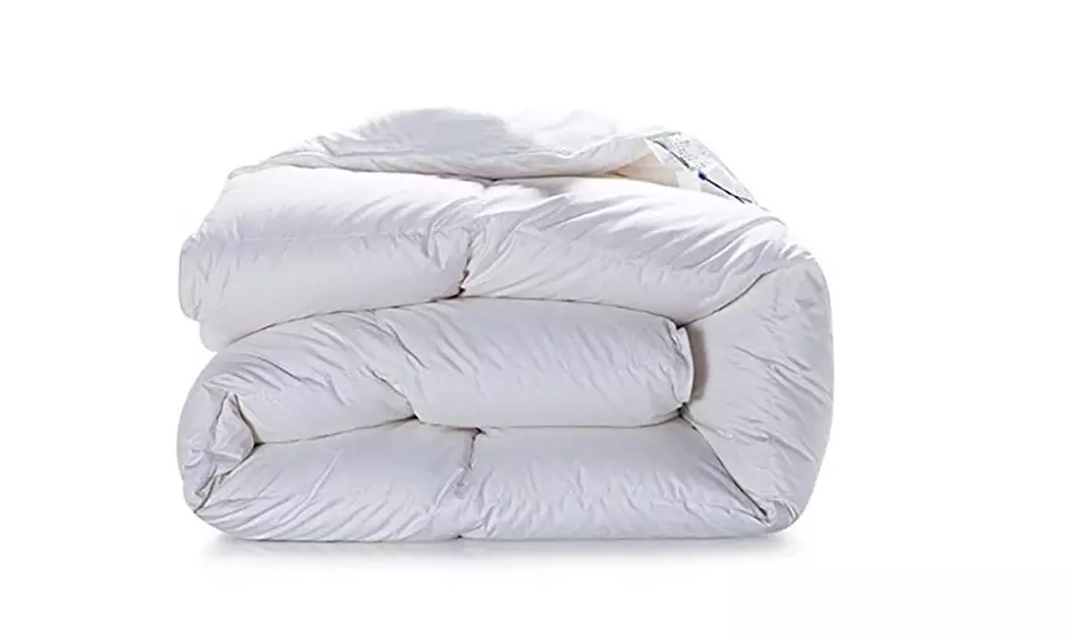 Piumino invernale in vera piuma d'oca disponibile in 3 misure con spedizione gratuita - Primary Image