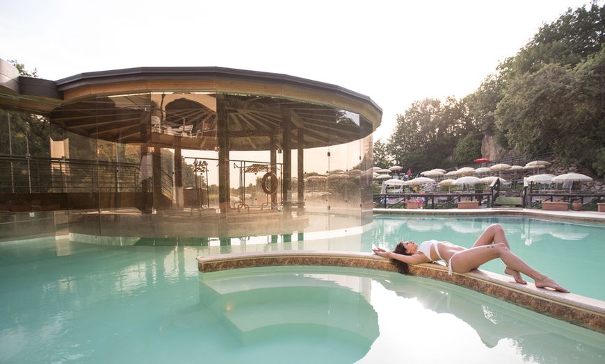 Image 20: Percorso con piscine, massaggi, lunch o cena alle Terme di Sorano