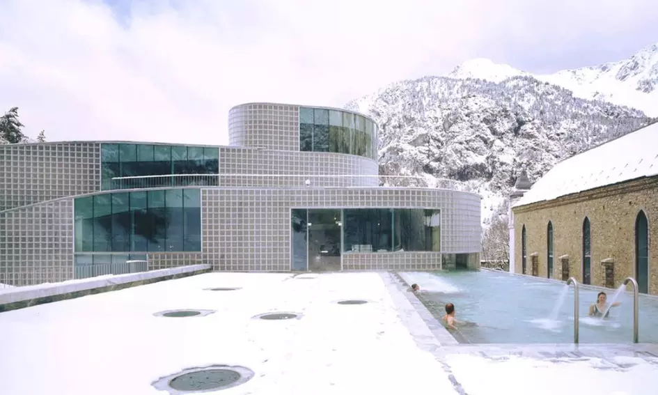 Acceso al balneario para 2 personas con masaje de 25 minutos y/o almuerzo o cena desde 39,90 € en Panticosa - Primary Image