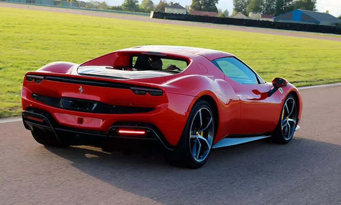 2 tours de pilotage en voiture de sport prestige avec Cadeau Pilotage