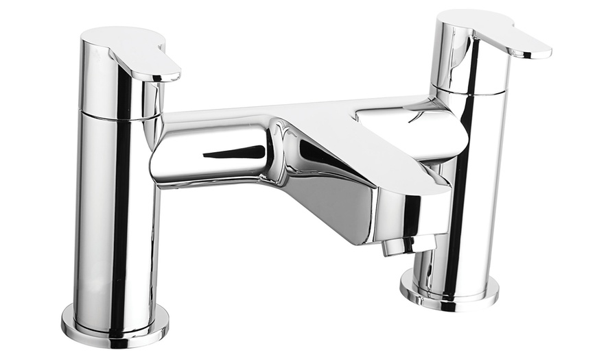 Image 3: Roma Bathroom Taps